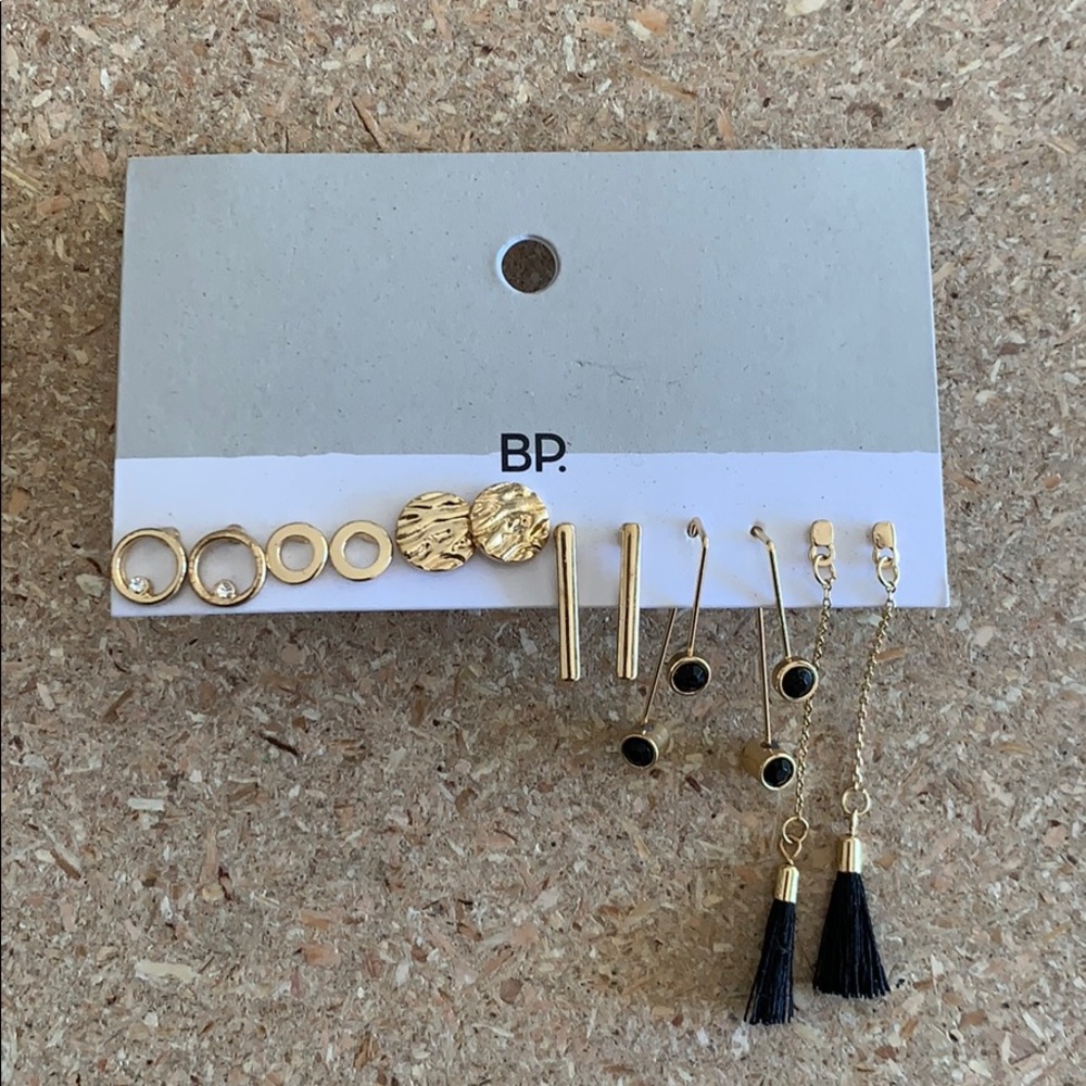 NWT Earrings!!!